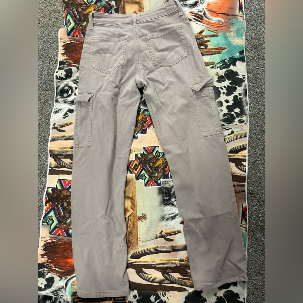 Women’s Classic Cream Cargo Pants